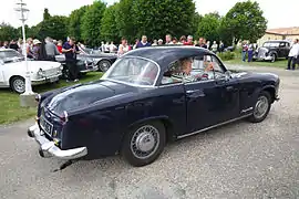 Simca « Coupé de Ville » équipé de roues Robergel.