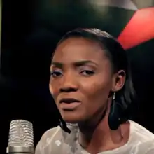 Description de l'image Simi singer from Nigeria born 1988 at NdaniTV session.png.