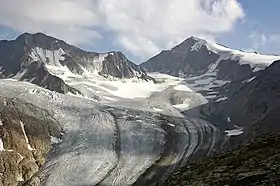 Vue de la Westliche Marzellspitze sur la gauche et le Similaun sur la droite.