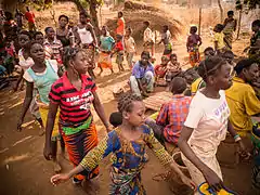 Danse singenge à Chanika