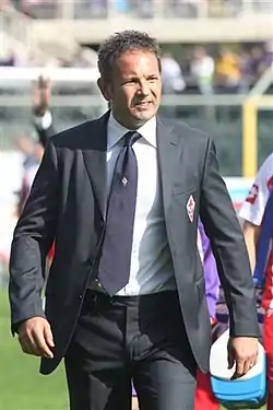 Siniša Mihajlović a joué 63 matches pour l'équipe de 1993 à 2003 et a dirigé l'équipe lors des qualifications pour la Coupe du Monde de la FIFA 2014