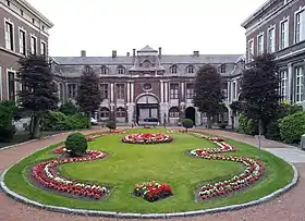 La cour d'honneur de l'abbaye.