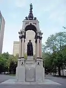 Monument John A. Macdonald.