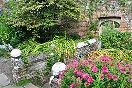 Cottage garden du château de Sissinghurst de Vita Sackville-West (Angleterre).