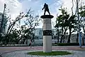 Statue de Sixto Escobar devant le stade