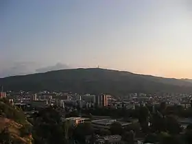 Vue du mont Vodno surplombant Skopje.