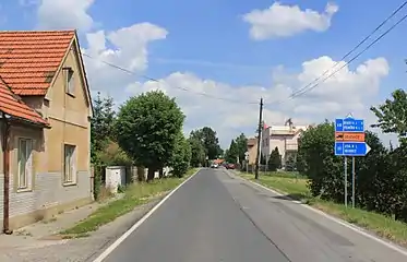 Route no 610 à Podbrahy.