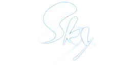 Logotype du jeu vidéo « Sky : Children of the Light » (« Sky : Les Enfants de la Lumière »). Il est écrit « Sky » avec une police stylisée, aux contours bleu clair et remplie en blanc.