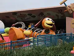 Slinky Dog Zig-Zag Spin à Hong Kong Disneyland