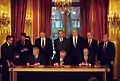 Signature de l’accord de Paix aux Balkans, le 14 décembre 1995.