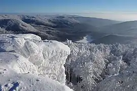 Vue du lac « Morské oko » dans les monts du Vihorlat.