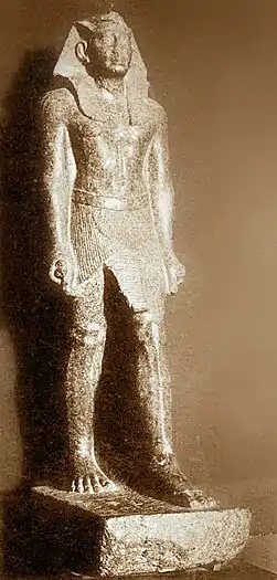 Statue de Sekhemrê-Ouadjkhâou Sobekemsaf provenant d'Abydos, aujourd'hui au Musée égyptien du Caire.