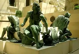 Éléments récupérés du socle de la place des Victoires, Louvre