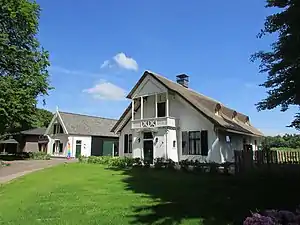 Maison dans un quartier pavillonnaire de la ville.