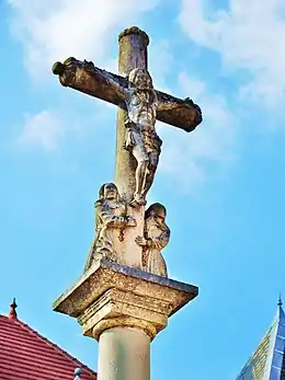 Calvaire devant l'église de Soing.