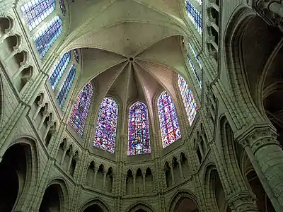 L'abside du chœur et sa voûte.