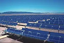 Solar Energy Generating Systems (SEGS) dans le désert de Mojave en Californie