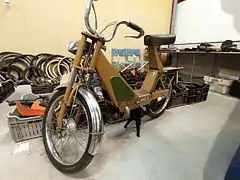 Un Solex 6000, moteur dans le pédalier, transmission par arbre, fabrication néerlandaise.