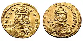 Photographies de pièces d'or représentant les visages de l'empereur Léon III et de son fils Constantin V