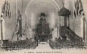 L'intérieur de l'église.