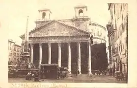 Le Panthéon, encore affublé des clochetons (les "oreilles d'âne") du Bernin. Photographie Behles & Sommer.