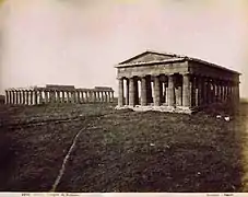 Les deux temples d'Héra, vus par Giorgio Sommer, vers 1900