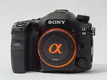 Description de l'image Sony Alpha a99 full-frame camera (SLT-A99V) with body cap.jpg.