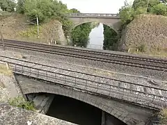 Canal de l'Est avec trois ponts.