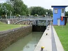 Écluse sur le canal de la Marne au Rhin.