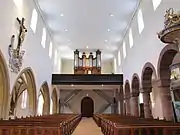 Vue de la nefvers la tribune d'orgue.