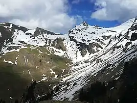 Vue de la Goenne dominant les sources du Fier depuis l'ouest.