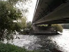 Le pont du Vercors vu de dessous.