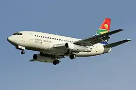 Un Boeing 737-200, le 1er modèle de 737 produit en série, ici opérant pour South African Airways en 2007