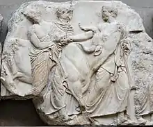 Un bovin conduit en procession vers son lieu de sacrifice. Frise du Parthénon, frise sud, v. 447-433 av. J.-C. British Museum.