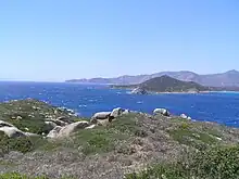 Cap Carbonara vu depuis l'île des Cavoli.