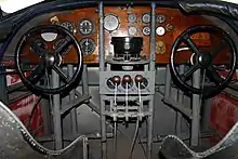 Photographie du cockpit.