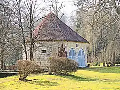 Tour Ouest de l'ancien château de Soye.