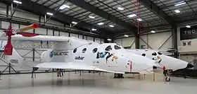 Le VSS Enterprise, l'avion spatial impliqué dans l'accident, attaché à son avion porteur, le VMS Eve.