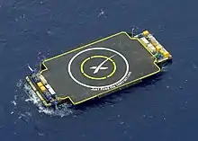  Plateforme d’atterrissage SpaceX ASDS en position pour le vol 17 de la mission CRS-6.