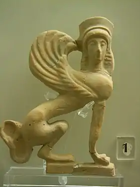 Figurine de l'époque archaïque (fin du VIe siècle, début du Ve siècle) au musée archéologique de Mycènes.