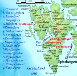 Le Forlandsundet (marqué g sur la carte) est sur la côte ouest du Spitzberg