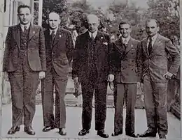 Lors de l'Olympiade d'échecs 1935, l'équipe nationale polonaise remporte la troisième place :Paulin Frydman, Henryk Friedman, Saawielly Tartakower, Miguel Najdorf, Kazimierz Makarczyk.