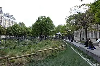 Après la rénovation du square en 2016.