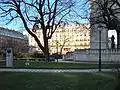 Vue générale avec la tour, la statue de Pascal et le monument à Nerval.