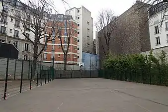 Terrain de basket.