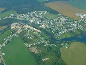 La route 295 traverse le village de Saint-Michel-du-Squatec.
