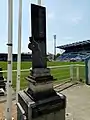 Stèle au stade Pierre Fabre honorant les joueurs du CO morts en 14-18 et 39-45