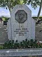 Monument à Joseph Poux