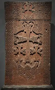 Khatchkar, fin XIIe – XIIIe siècle, Arinj, offert en 1976 par la RSS d'Arménie au Musée du Louvre,.