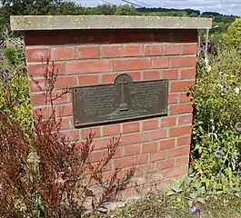 Stèle hommage aux soldats britanniques qui ont combattu à Authuille en juillet 1916.